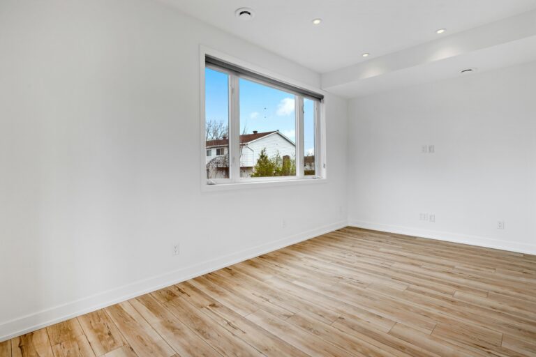 house, empty and cleaned, ready to be used by new occupants