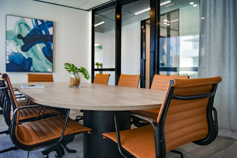 office after a commercial cleaning service, ready to be used for meetings and ensuring a perfect environment