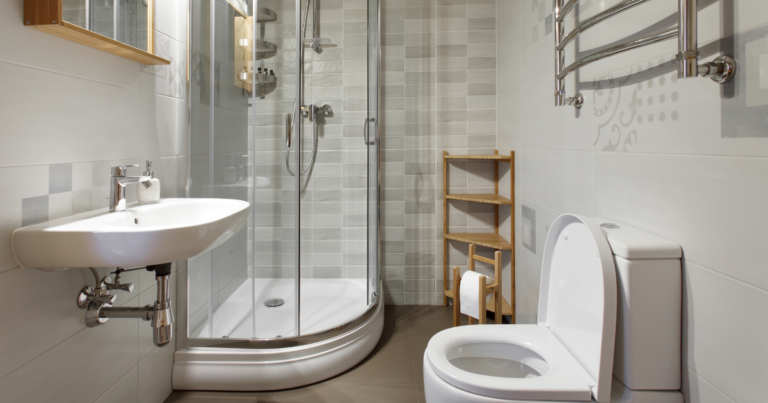 Bathroom after a deep cleaning, cozy and pristine