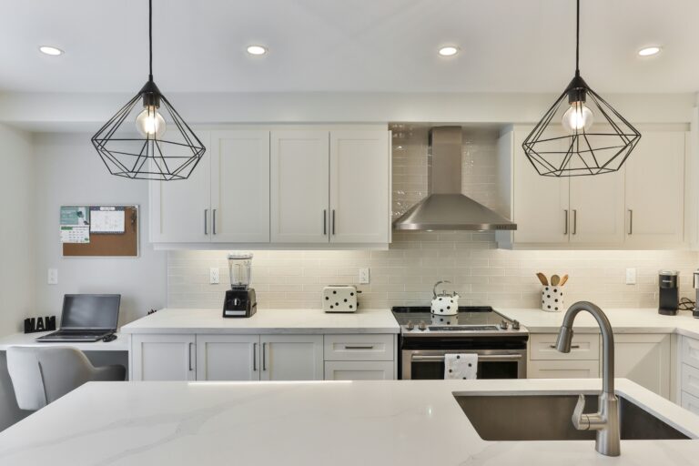 Kitchen after a cleaning done by experts of Cleanadora